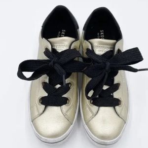 Skechers Womens Hi Lite 957 Gold Memory Foam Casual Shoes Sneakers size 9